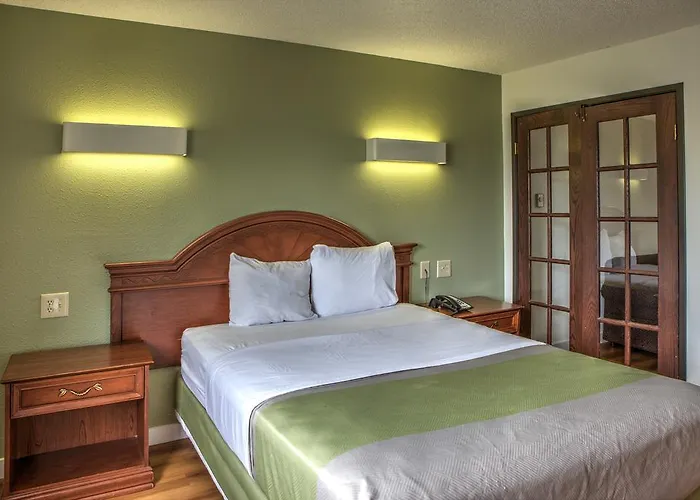 Motel 6-Dallas, TX - Northwest